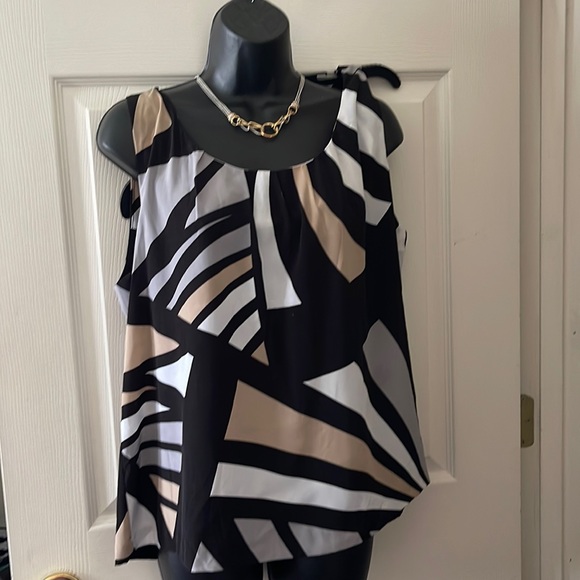 NWOT Woman's Sleeveless Blouse size XL multi earth tone colors - Picture 1 of 4